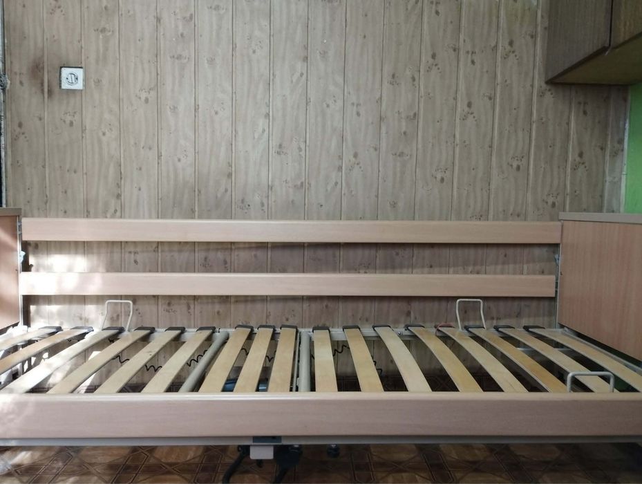 Łóżko rehabilitacyjne elektryczne.
