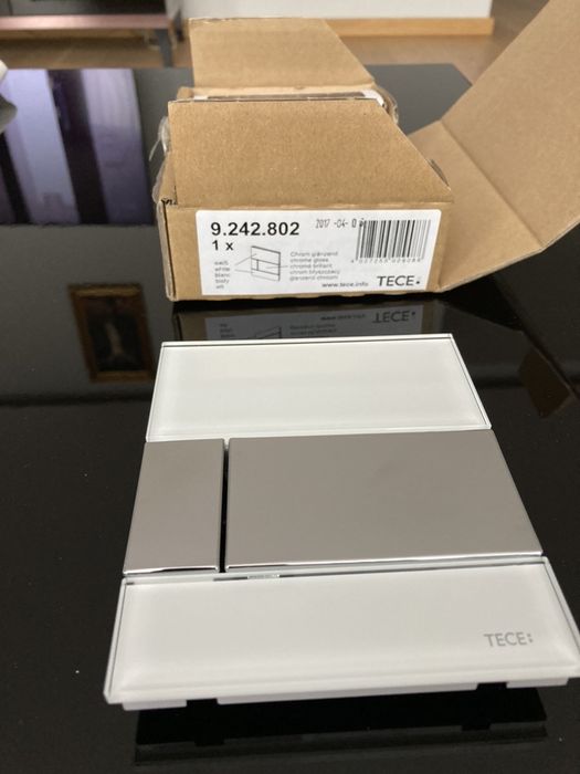 Przycisk spłukujący do pisuaru