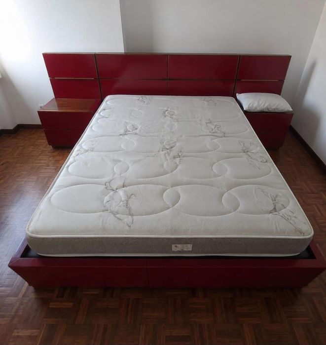 Cama de casal com colchão