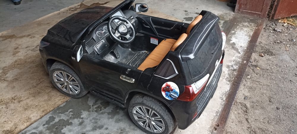 Lexus lx570 дитячий 4*4