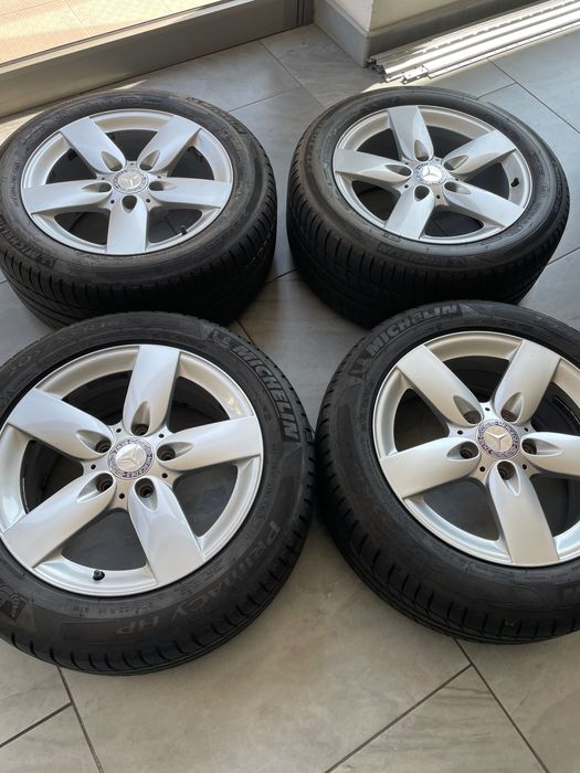 Jantes Mercedes com pneus novos