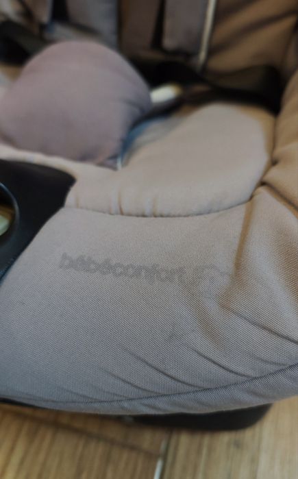 Vendo cadeira auto bebe tlrotativa 360° "Bebeconfort"