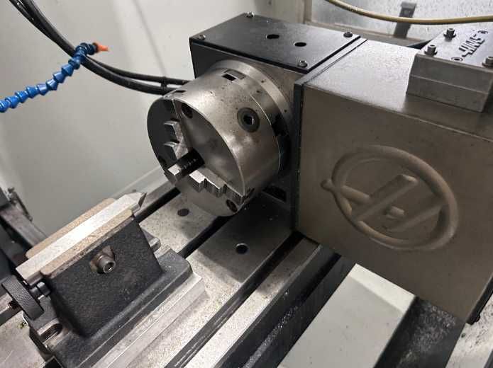 HAAS HRT 4 oś , stół rotacyjny