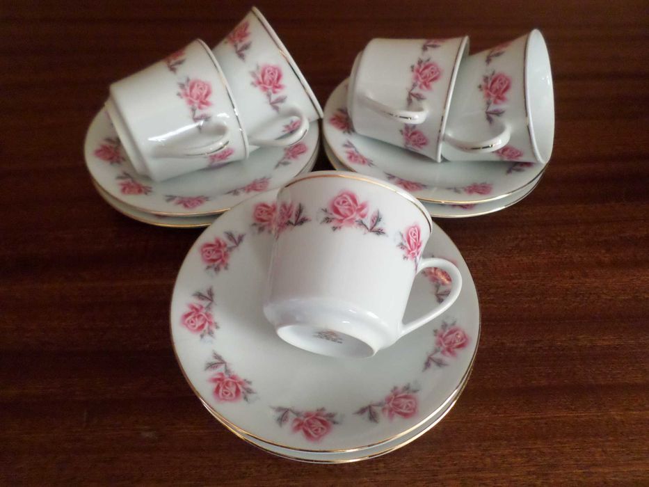 Чашки кофейные с блюдцами  , произведены в Китае в середине 60- х . .