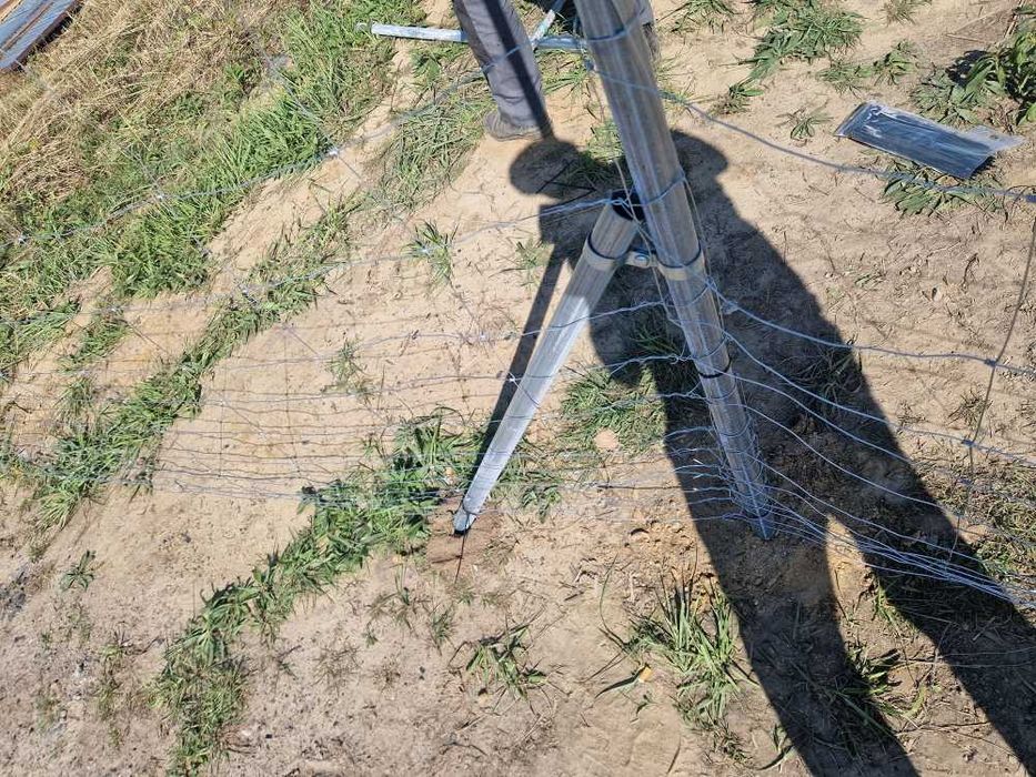 Słupki na ogrodzenie rury stalowe OCYNK fi 40mm dł 2.3m + zaślepka