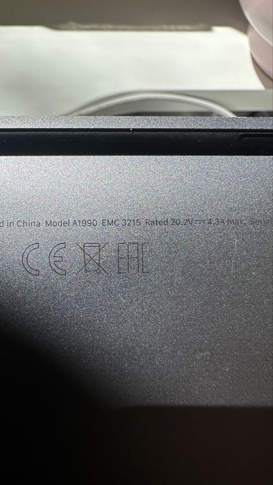MacBook Pro 15" (2018 / 2019) — 16 GB / 512 GB SSD