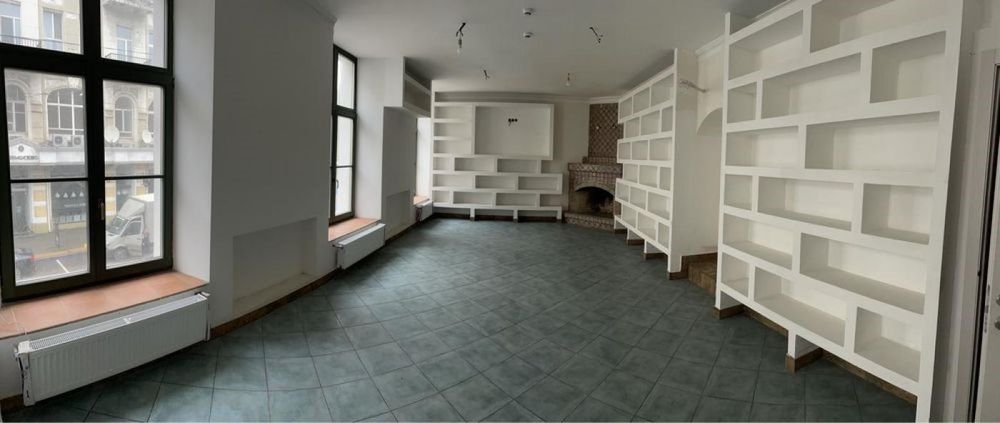 Фасадне комерційне приміщення на Ланжеронівській.