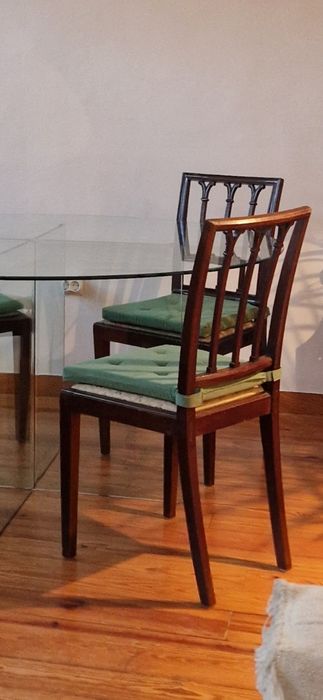 8 Cadeiras e 2 cadeirões