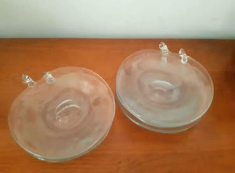 Serviço para bolo em vidro
1 prato grande + 5 de sobremesa
Para desocu