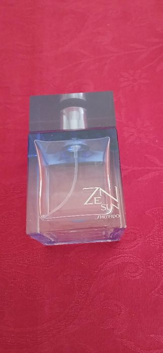 Sete Frascos de Perfume, vazios