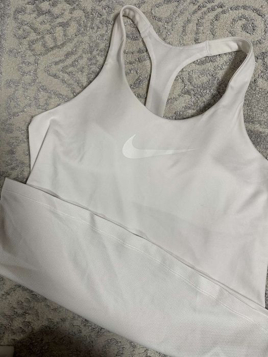 Топ жіночий білий Nike оригінпл  Л