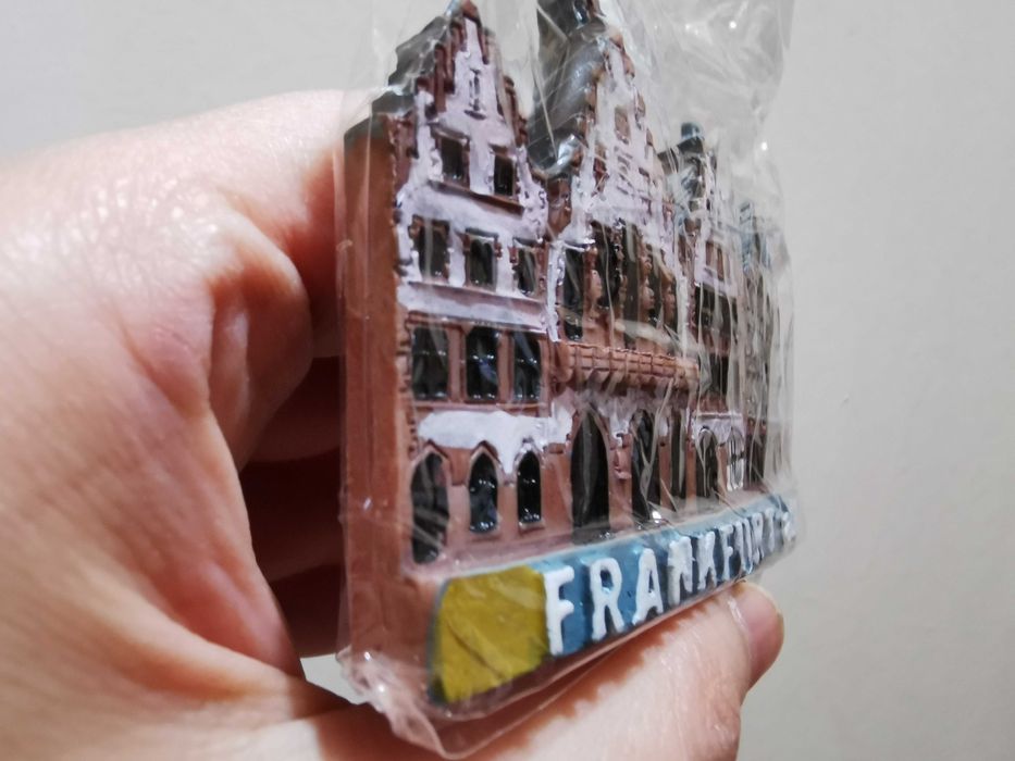 Kolekcjonerski magnes na lodówkę Frankfurt nad Menem suwenir