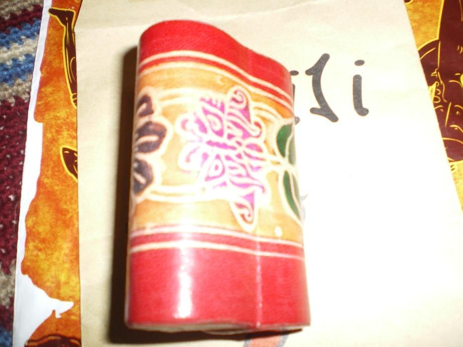 Caixa/estojo novo p/ dois batons da Chili