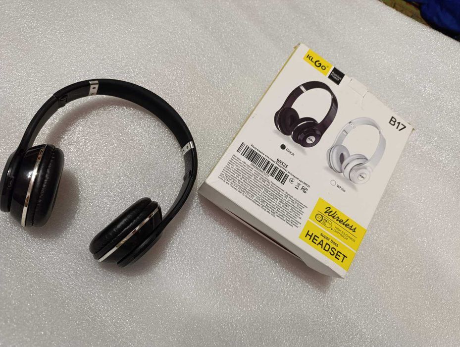 Навушники нові безпровідні з мікрофоном,радіо  і флешкою