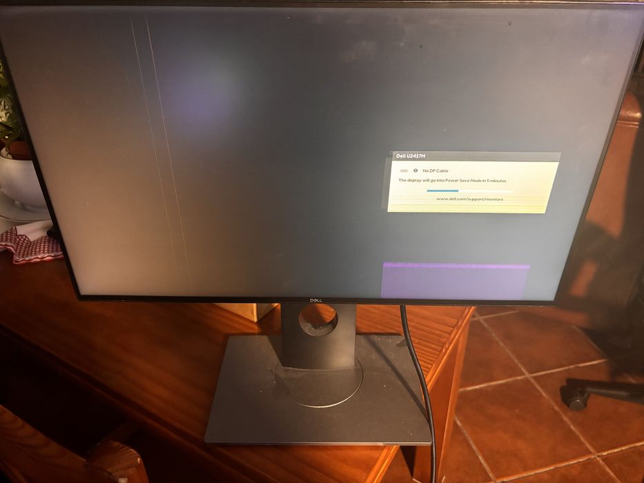 Monitor Dell U2417H para peças + suporte vesa