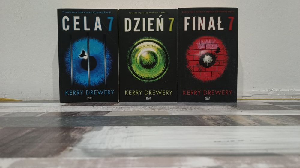 Seria książek ,,Cela 7" Kerry Drewery