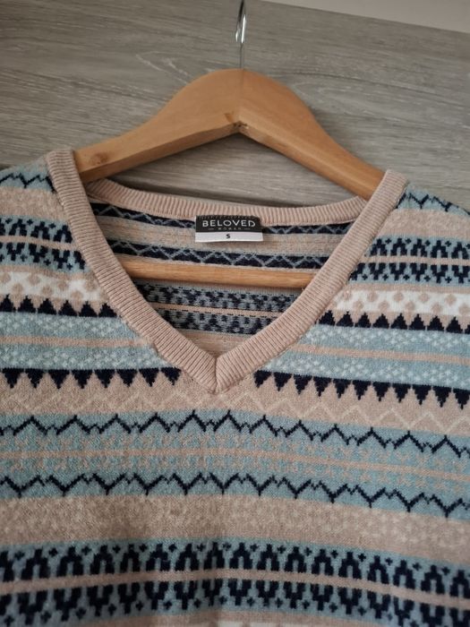 sweter damski w serek S