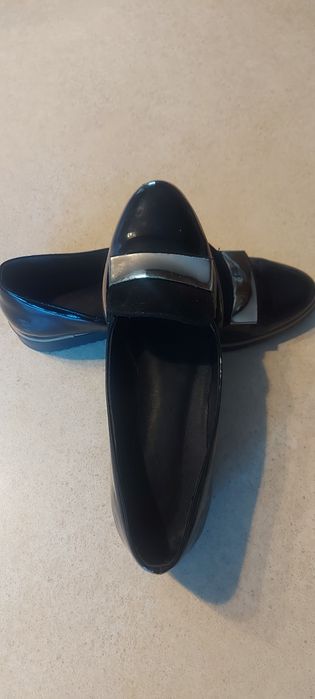 Buty lakierki 38 praktycznie nowe