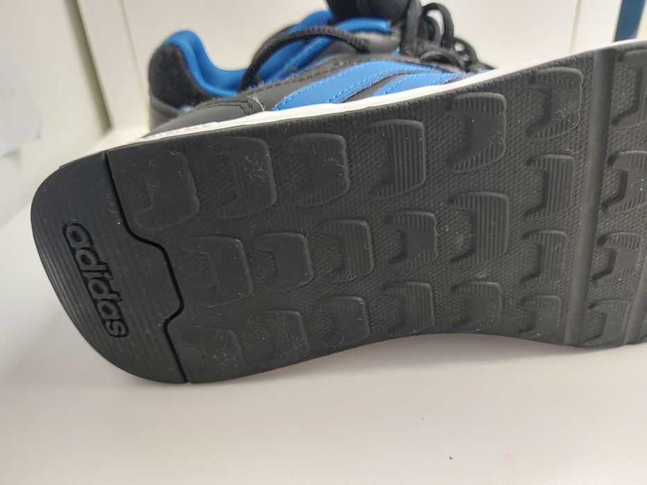 Sapatilhas adidas como novas