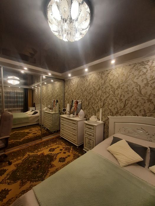 Продажа двухкомнатной квартиры с ремонтом в центре.