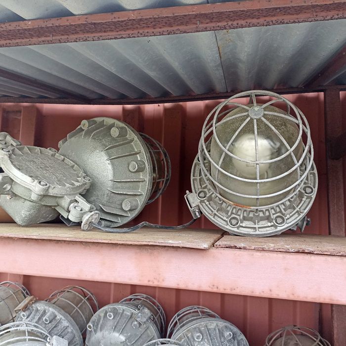 Przemysłowe lampy Zaos OMP-250 duże przeciwwybuchowe LOFT