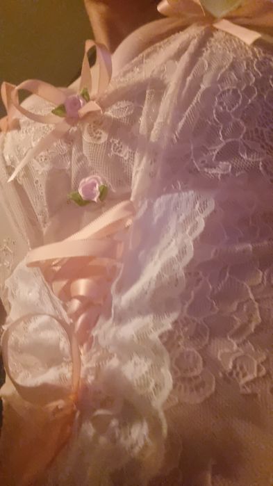 Nowe Śliczne koronkowe body brzoskwiniowe z wstążkami