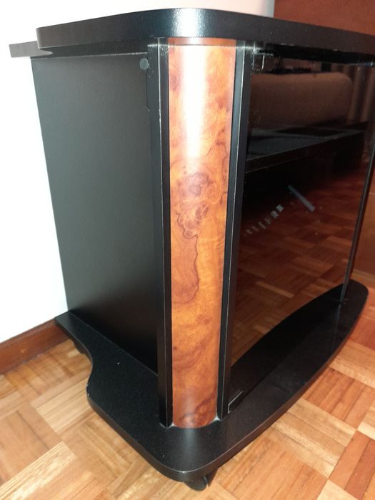 Móvel para TV e multimédia