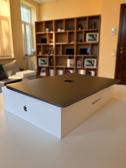 MacBook Air 13" Space Gray Late 2020 (MGN63)