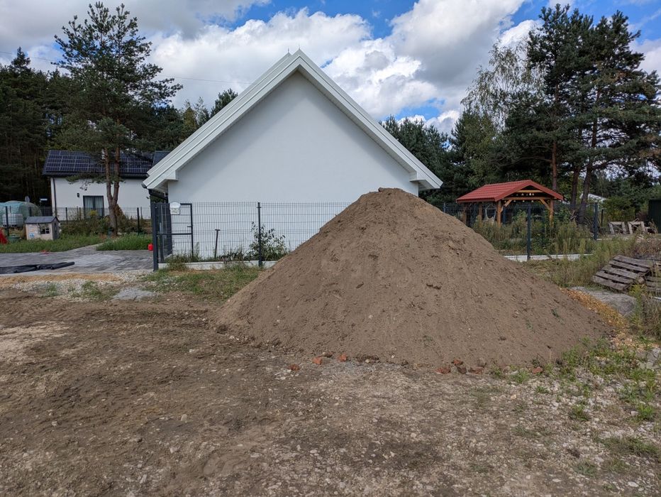 Oddam ziemię z wykopu fundamentów