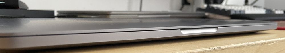 MacBook Pro 13" M1 (2020) 8/512 bateria 95% 150 cykli  stan Idealny