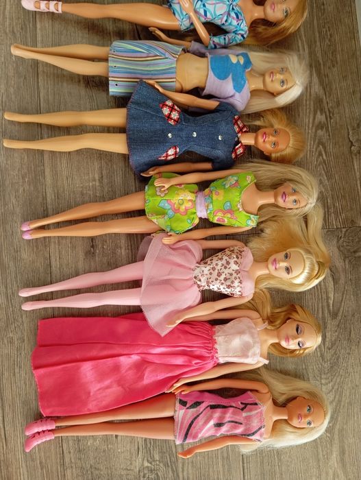 Conjunto 10 Barbies década de 2000