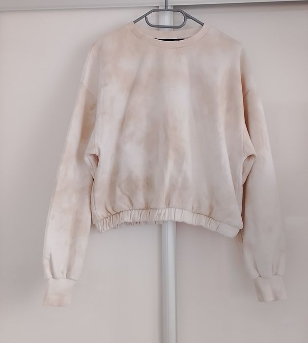 krótka bluza typu oversize z efektem tie-dye