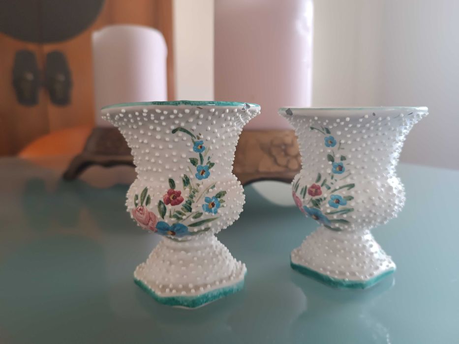 Jarras em porcelana, italianas, pintadas à mão