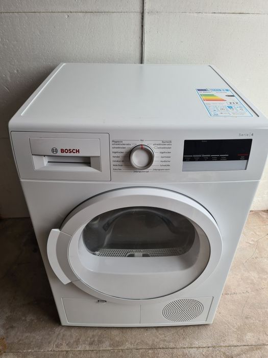 Сушильна машина BOSCH Serie 4  2018 рік з тепловим насосом