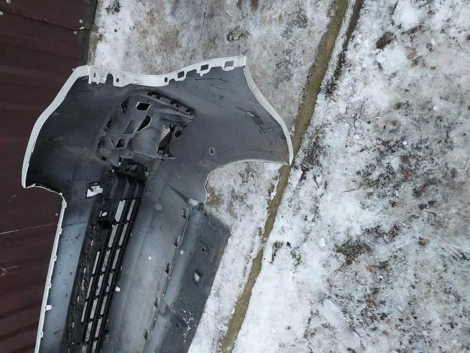 Бампер передній Peugeot Partner, Пежо Партнер бампер накладка передній