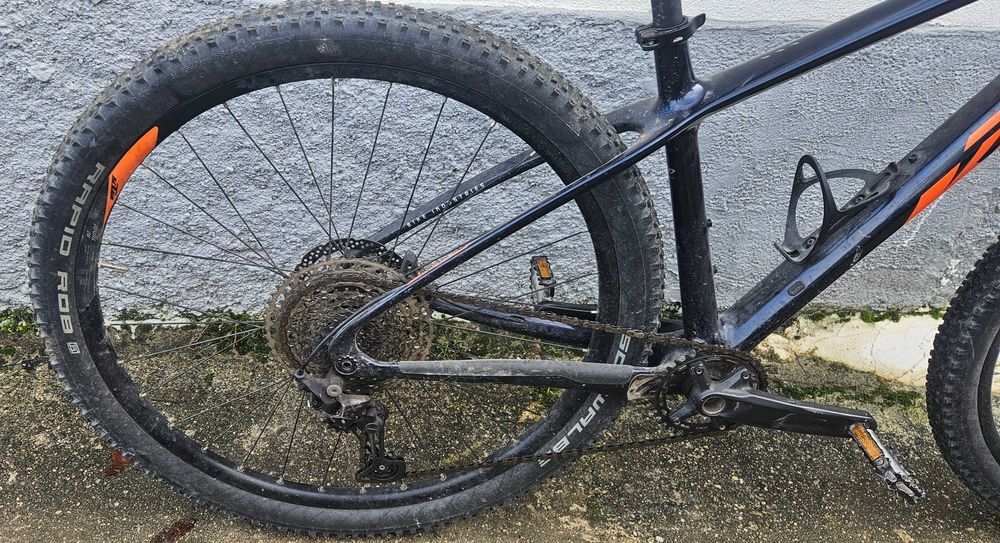 Bicicleta KTM em Carbono Roda 29