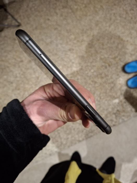 iPhone 11 64Gb preto