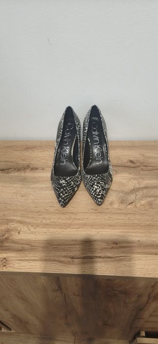 Szpilki Calvin Klein 38.5 obcas 8,5