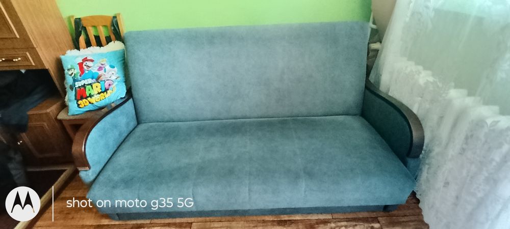Łóżko /.   sofa /