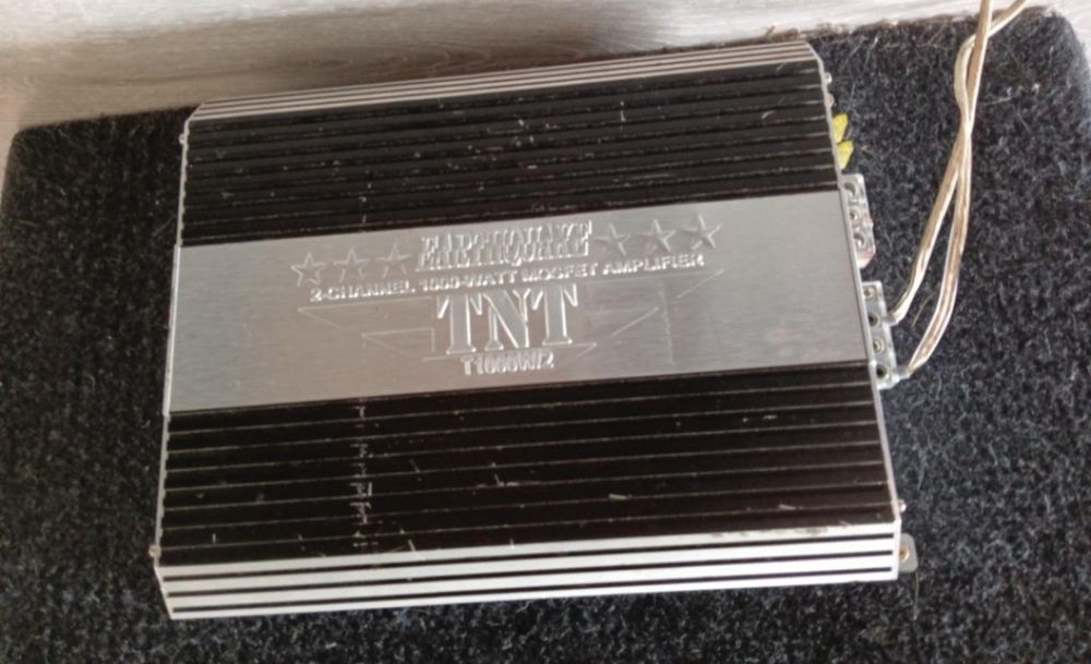 Kolumna wraz z wzmacniaczem