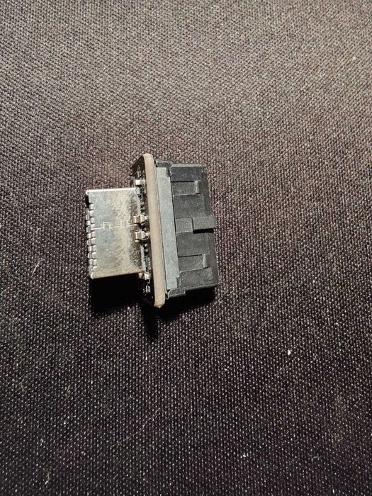 Type-E / USB 3.1 Motherboard Adapter64283957292930120