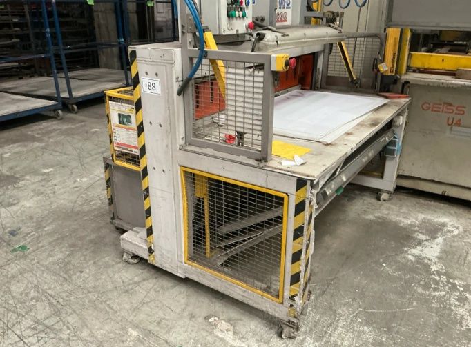 Gilotyna urządzenie do obcinania tworzyw sztucznych/metalu 4,55KW