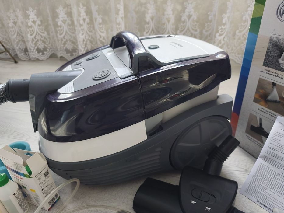 Пилосос миючий, пылесос моющий Bosch BWD41740