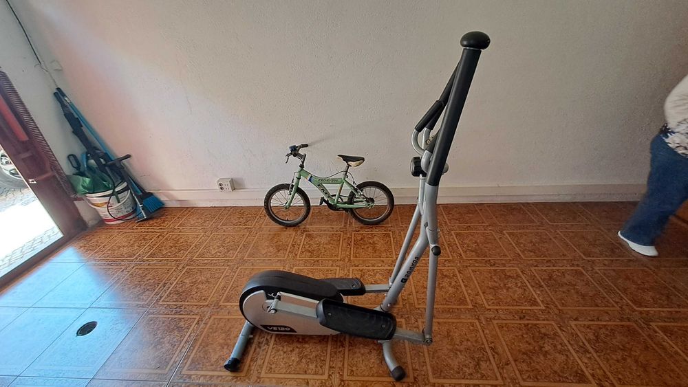 Bicicleta elíptica Domyos, seminova, para praticar fitness, negociável