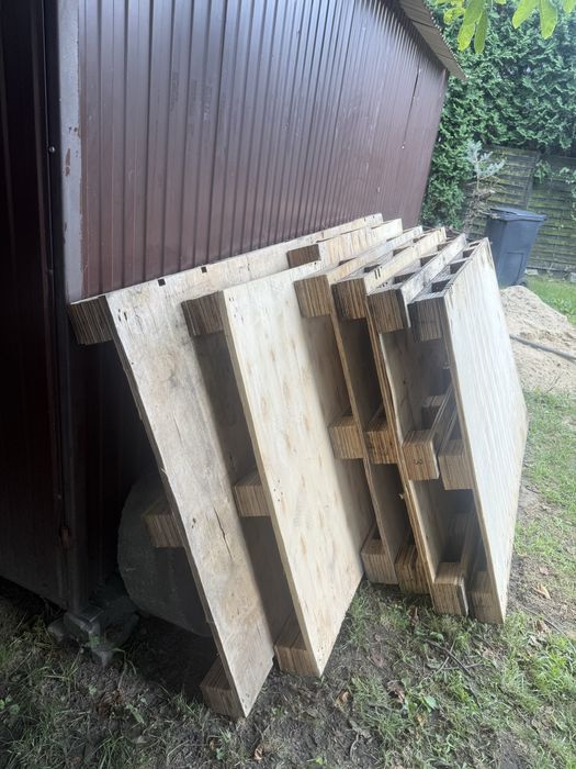 7 palet transporowych o roznych wymiarach