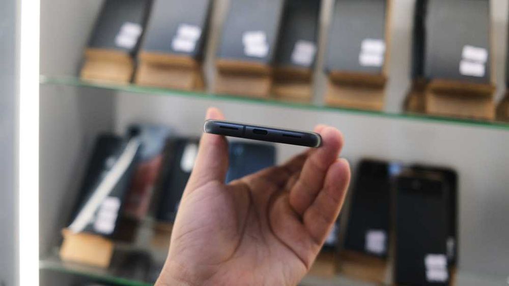 Google Pixel 8a 8/128GB Obsidian Neverlock