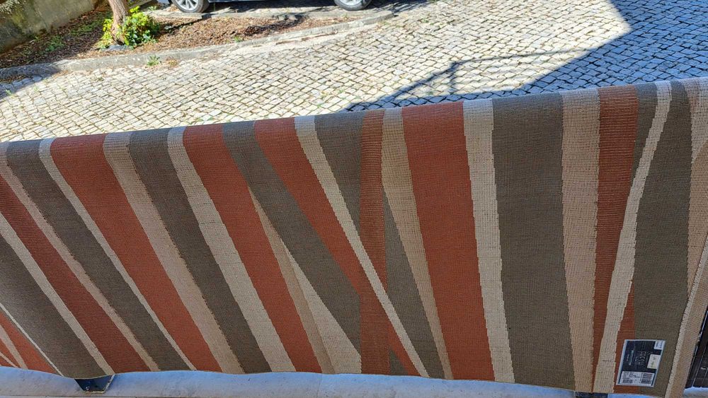 Carpete  em tons de castanho
