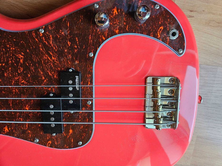 Vintage V4MFR gitara basowa