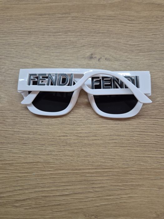 Okulary przeciwsłoneczne Fendi białe