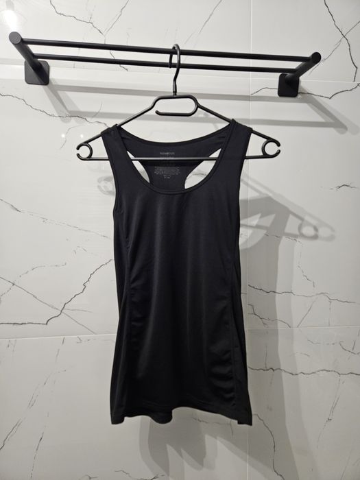 Czarny top bokserka S